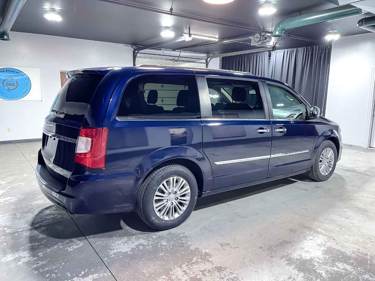 Chrysler Town & Country 4dr Wgn Touring-L 2016