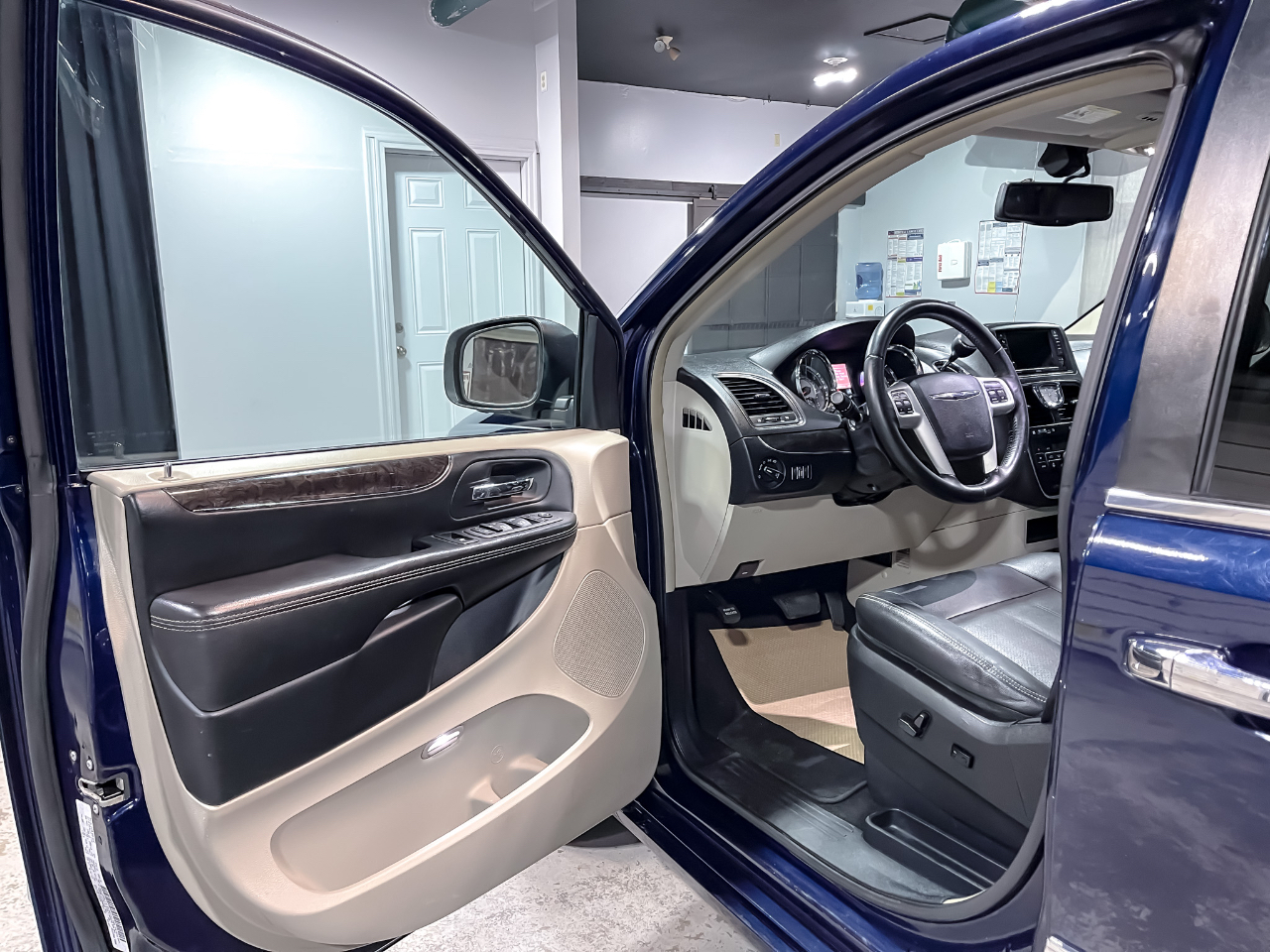 Chrysler Town & Country 4dr Wgn Touring-L 2016