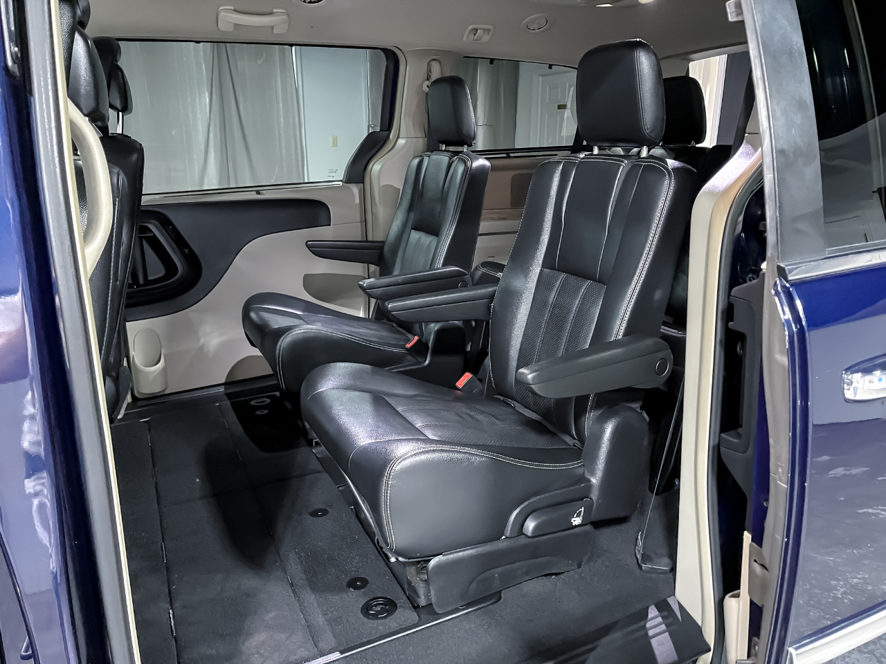 Chrysler Town & Country 4dr Wgn Touring-L 2016