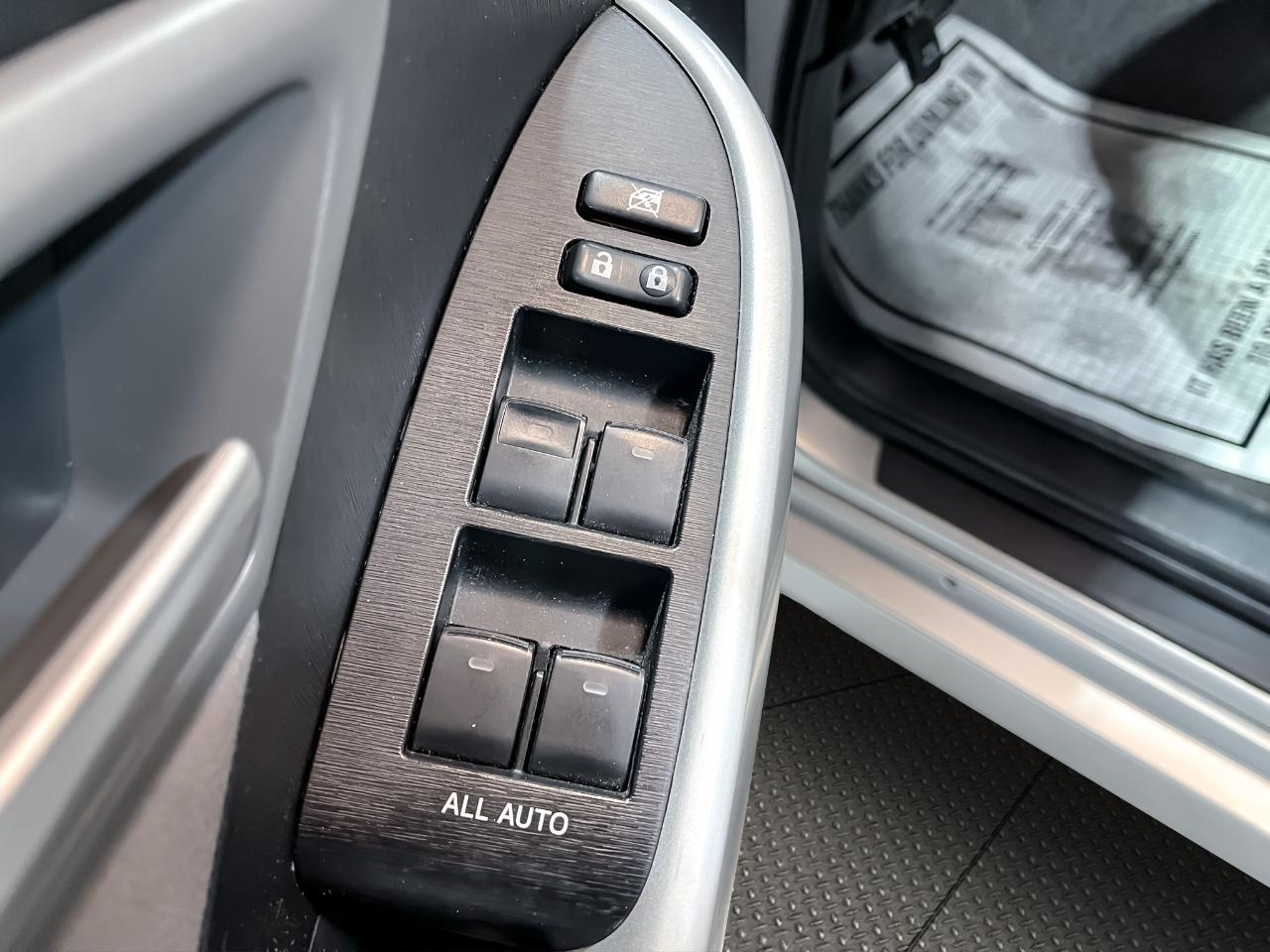 Toyota Prius 5dr HB Persona (Natl) 2013