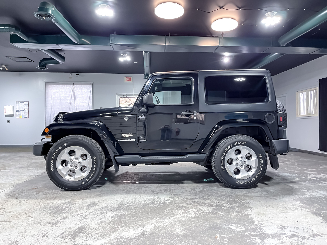 Jeep Wrangler 4WD 2dr Sahara 2015