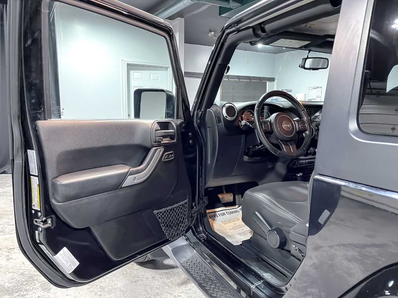 Jeep Wrangler 4WD 2dr Sahara 2015