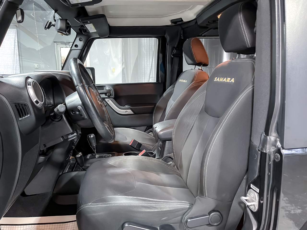 Jeep Wrangler 4WD 2dr Sahara 2015