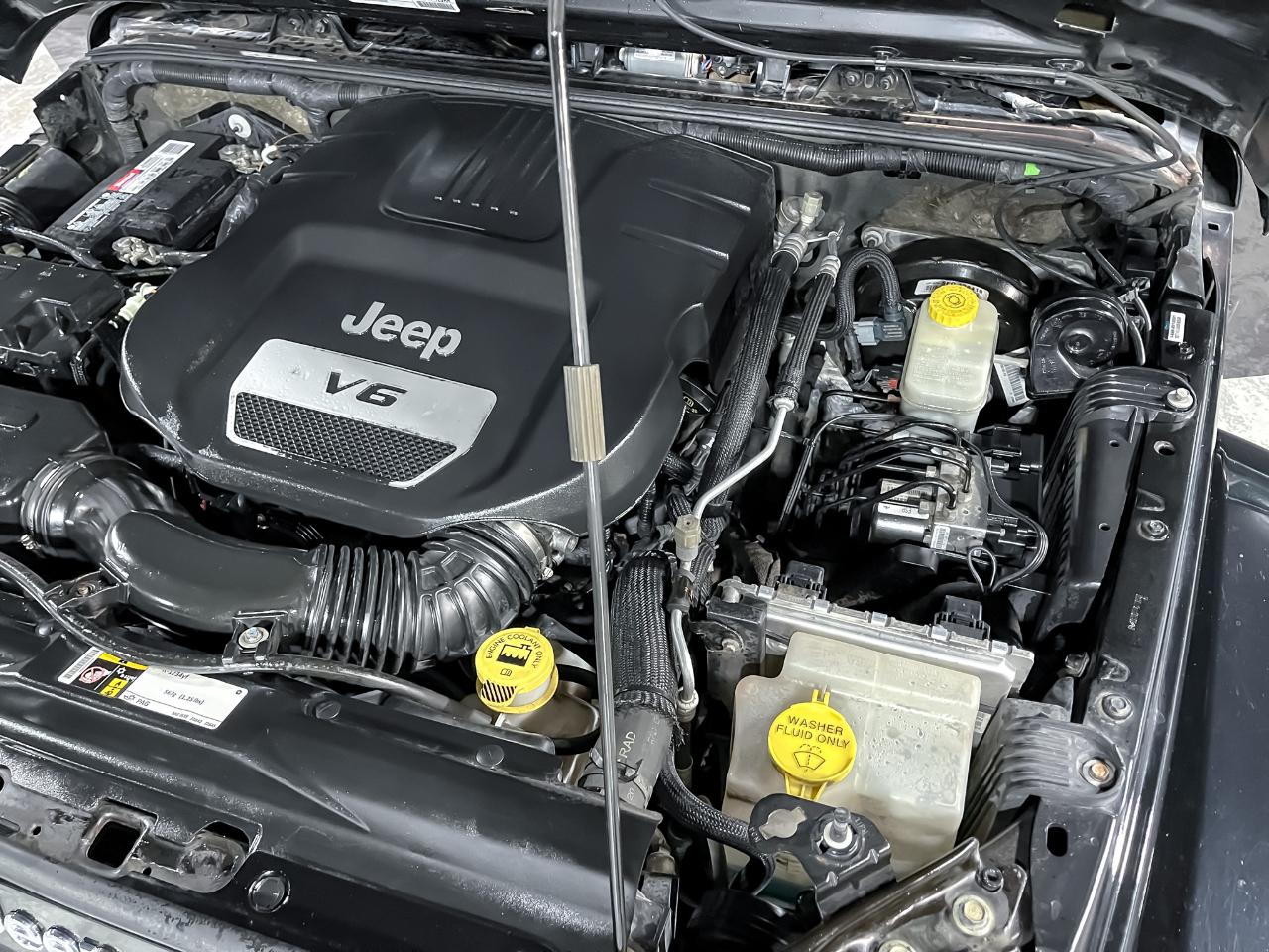 Jeep Wrangler 4WD 2dr Sahara 2015