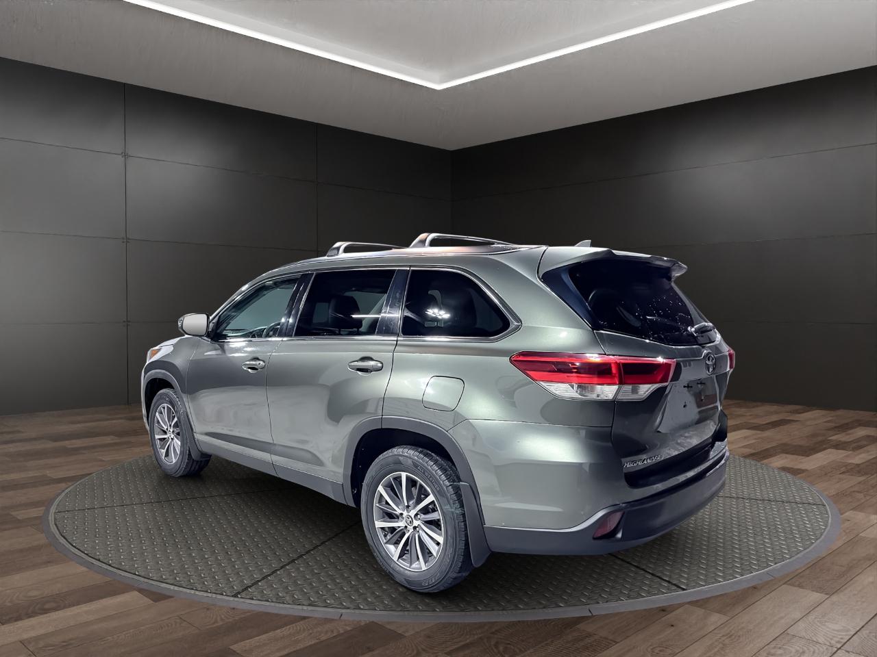 Toyota Highlander XLE V6 AWD (Natl) 2019
