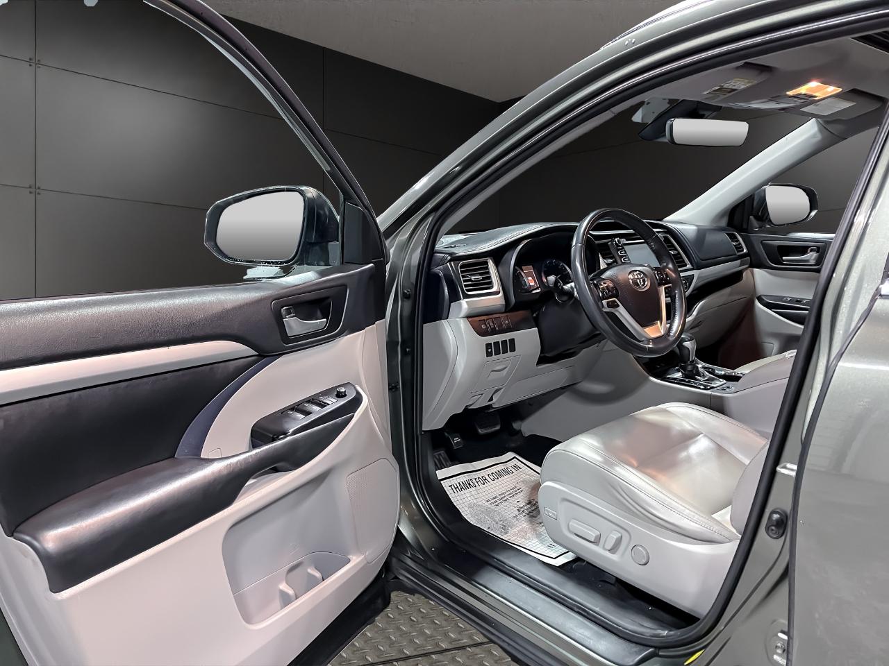 Toyota Highlander XLE V6 AWD (Natl) 2019