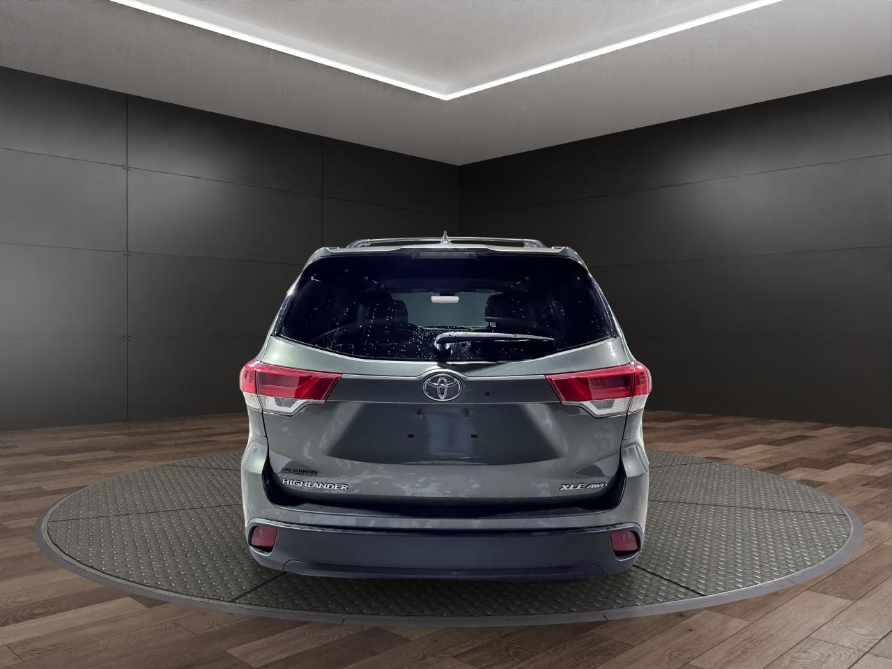 Toyota Highlander XLE V6 AWD (Natl) 2019
