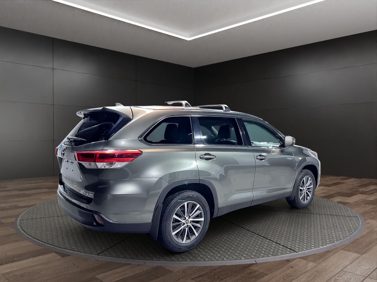Toyota Highlander XLE V6 AWD (Natl) 2019