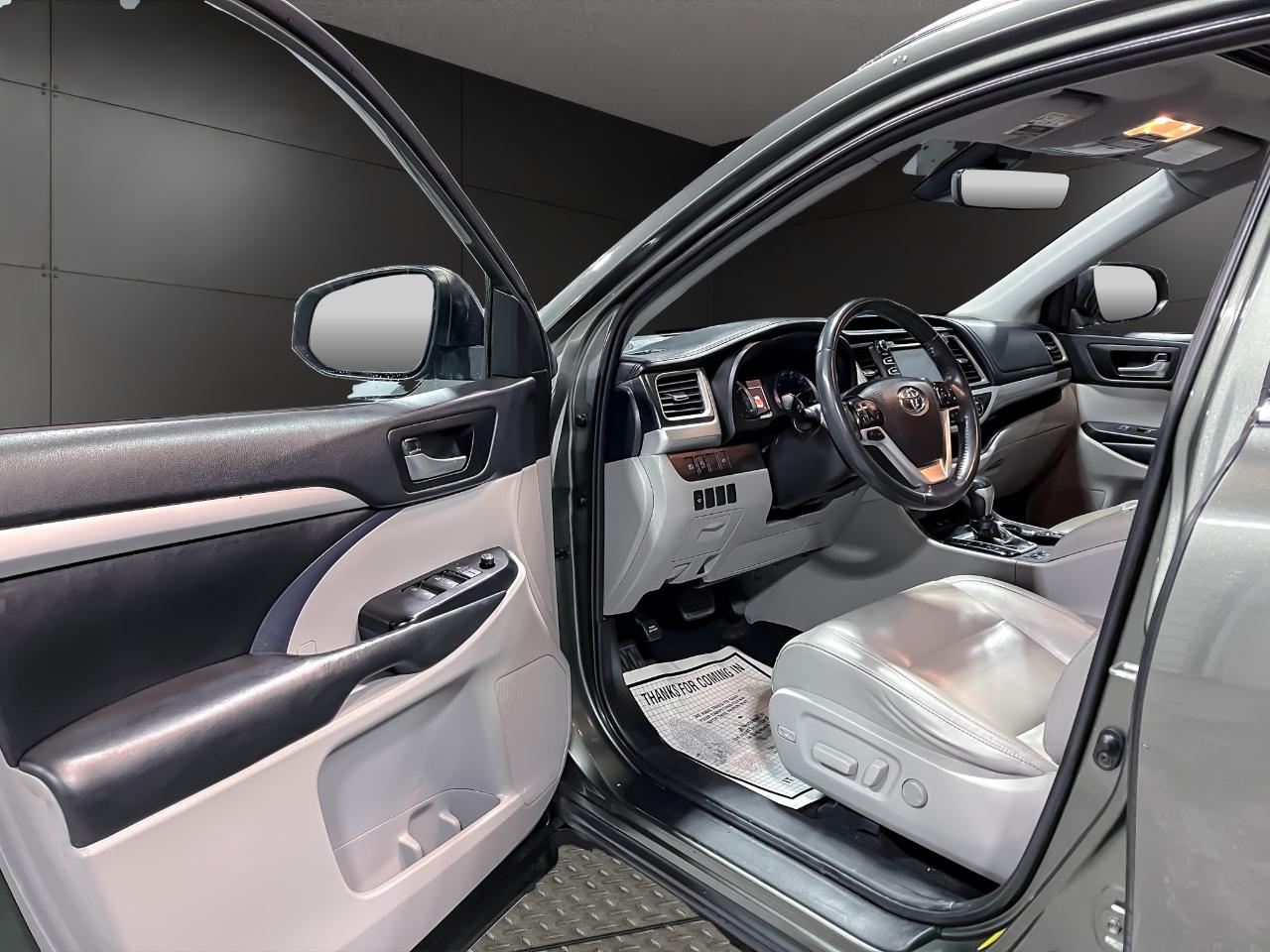 Toyota Highlander XLE V6 AWD (Natl) 2019