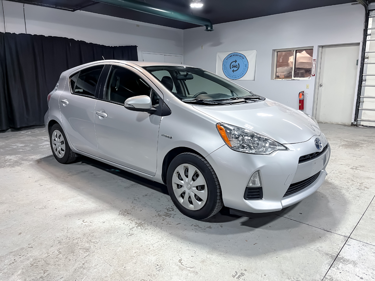 Toyota Prius c 5dr HB Three (Natl) 2012