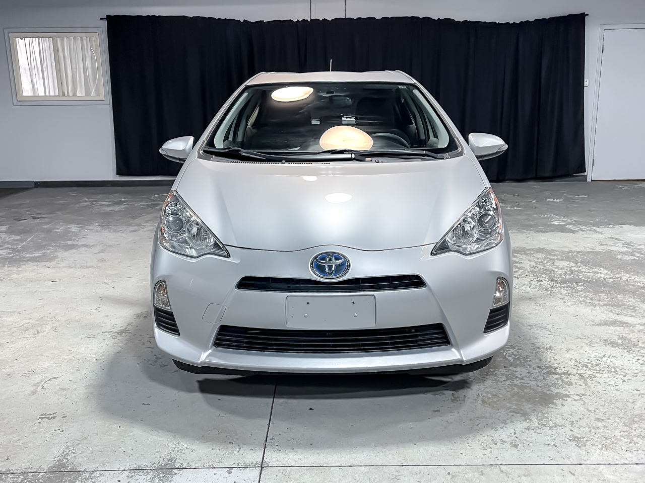 Toyota Prius c 5dr HB Three (Natl) 2012