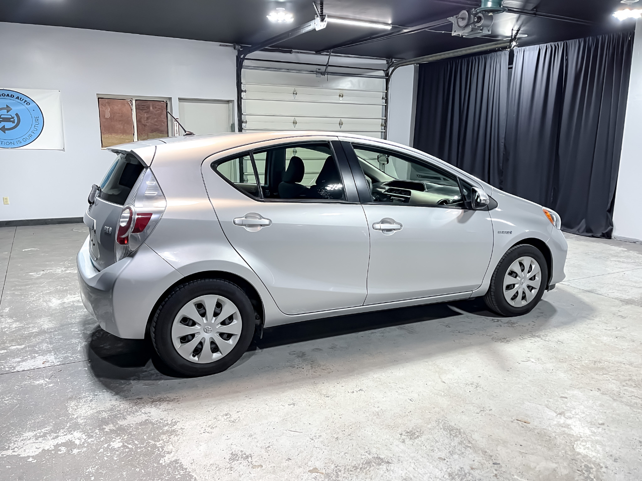 Toyota Prius c 5dr HB Three (Natl) 2012