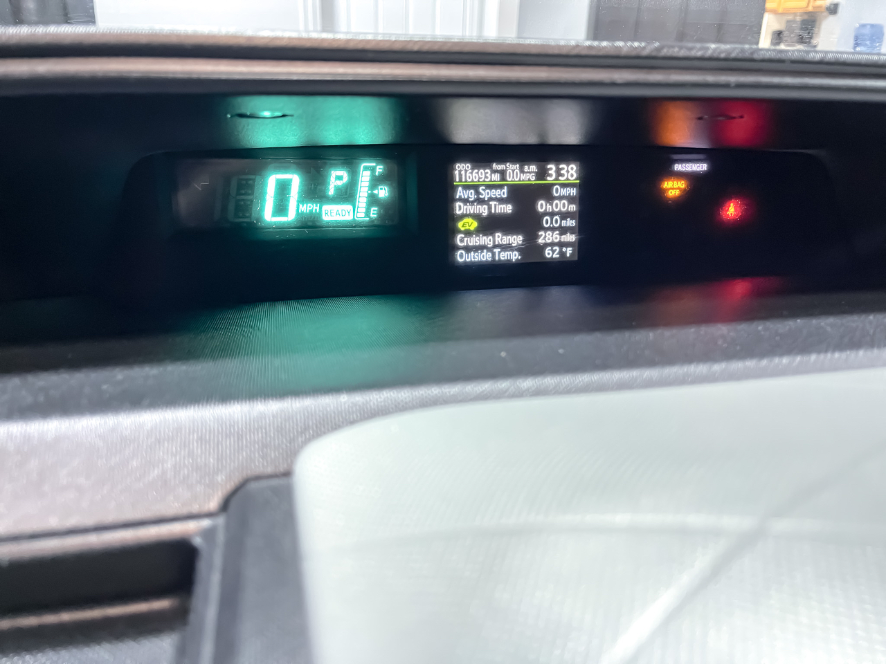 Toyota Prius c 5dr HB Three (Natl) 2012