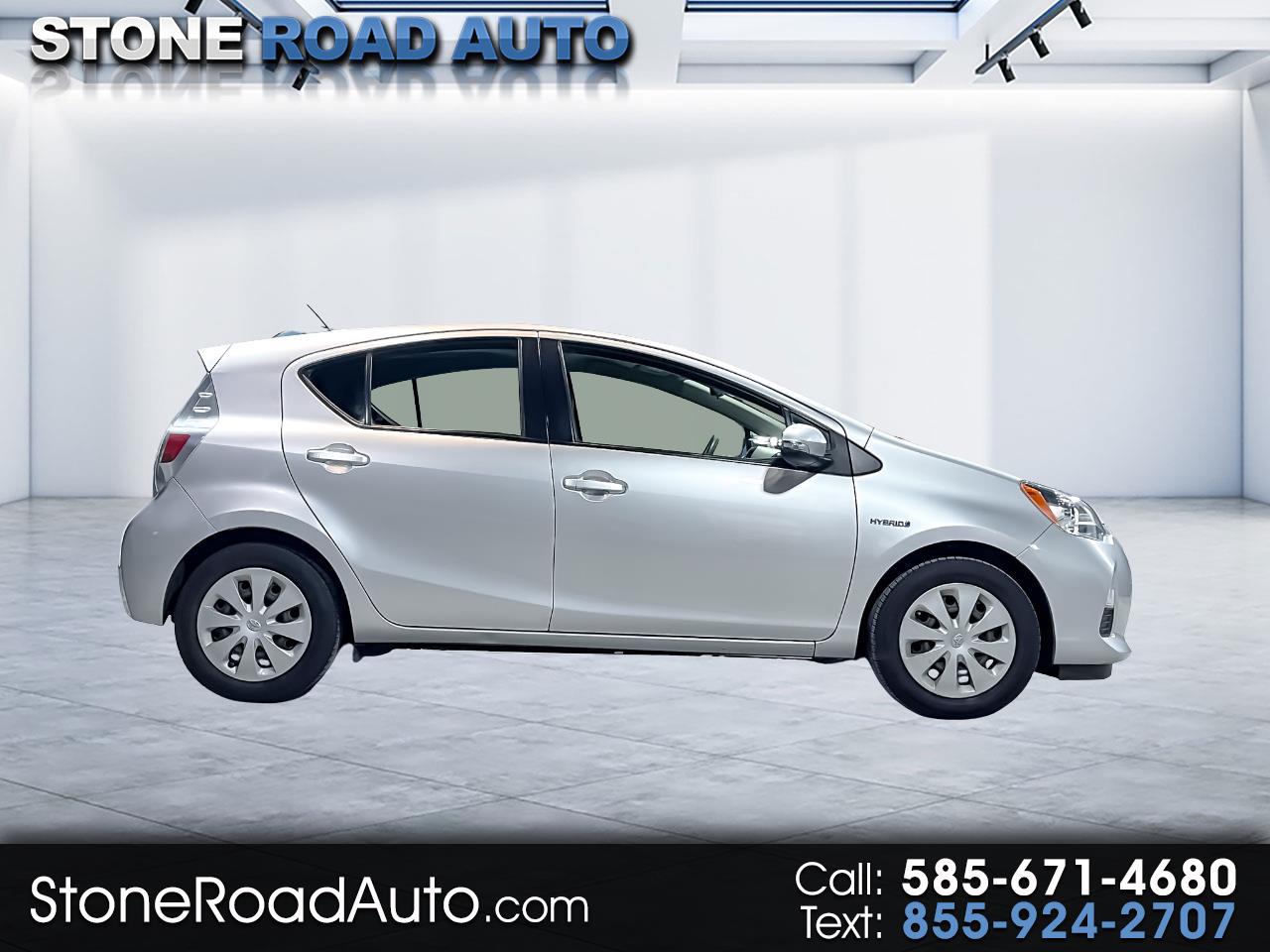 Toyota Prius c 5dr HB Three (Natl) 2012