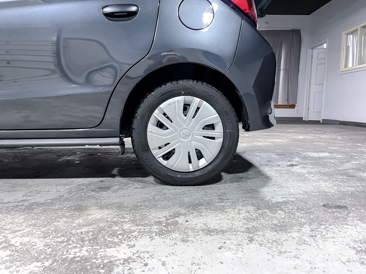 Mitsubishi Mirage ES CVT 2024