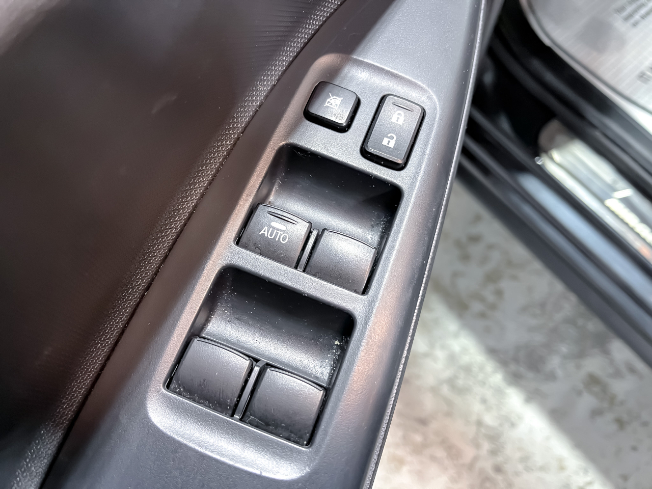 Mitsubishi Mirage ES CVT 2024