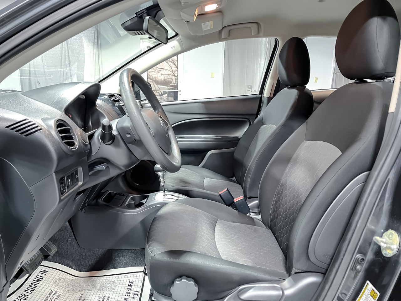 Mitsubishi Mirage ES CVT 2024