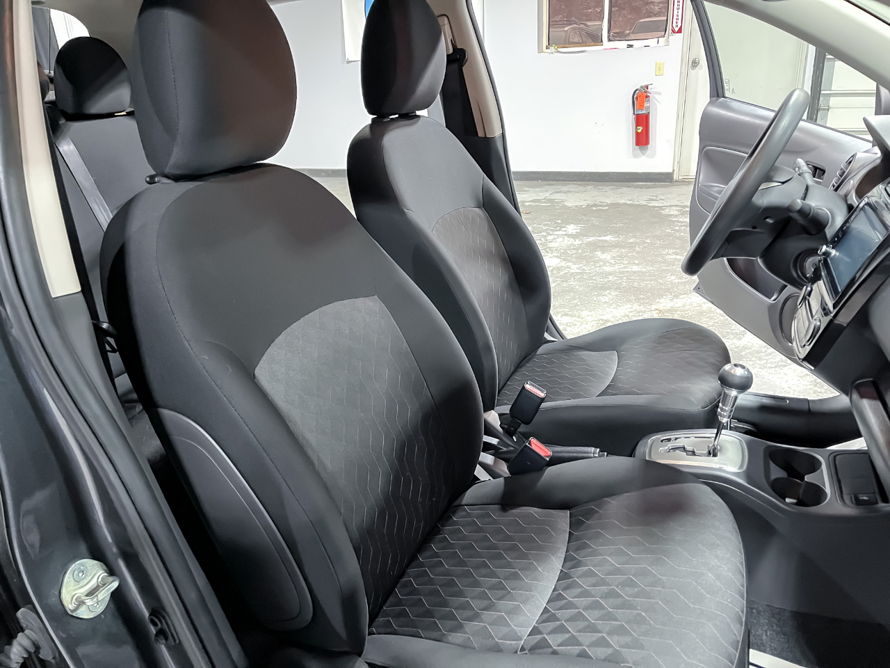 Mitsubishi Mirage ES CVT 2024