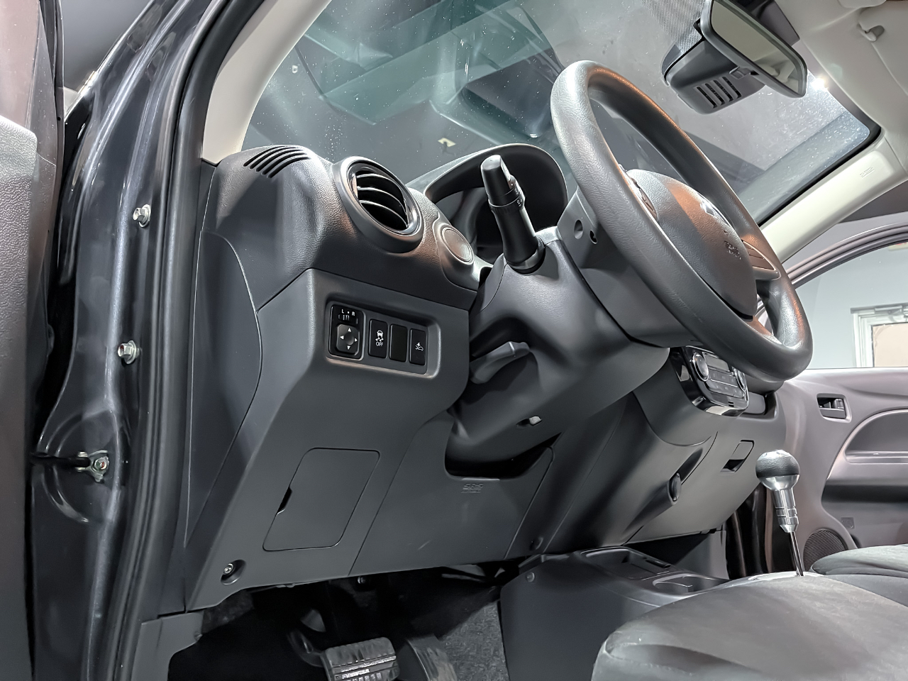 Mitsubishi Mirage ES CVT 2024