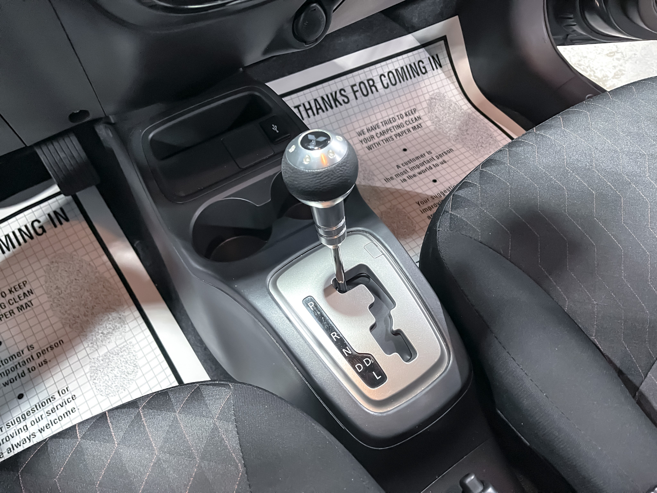 Mitsubishi Mirage ES CVT 2024