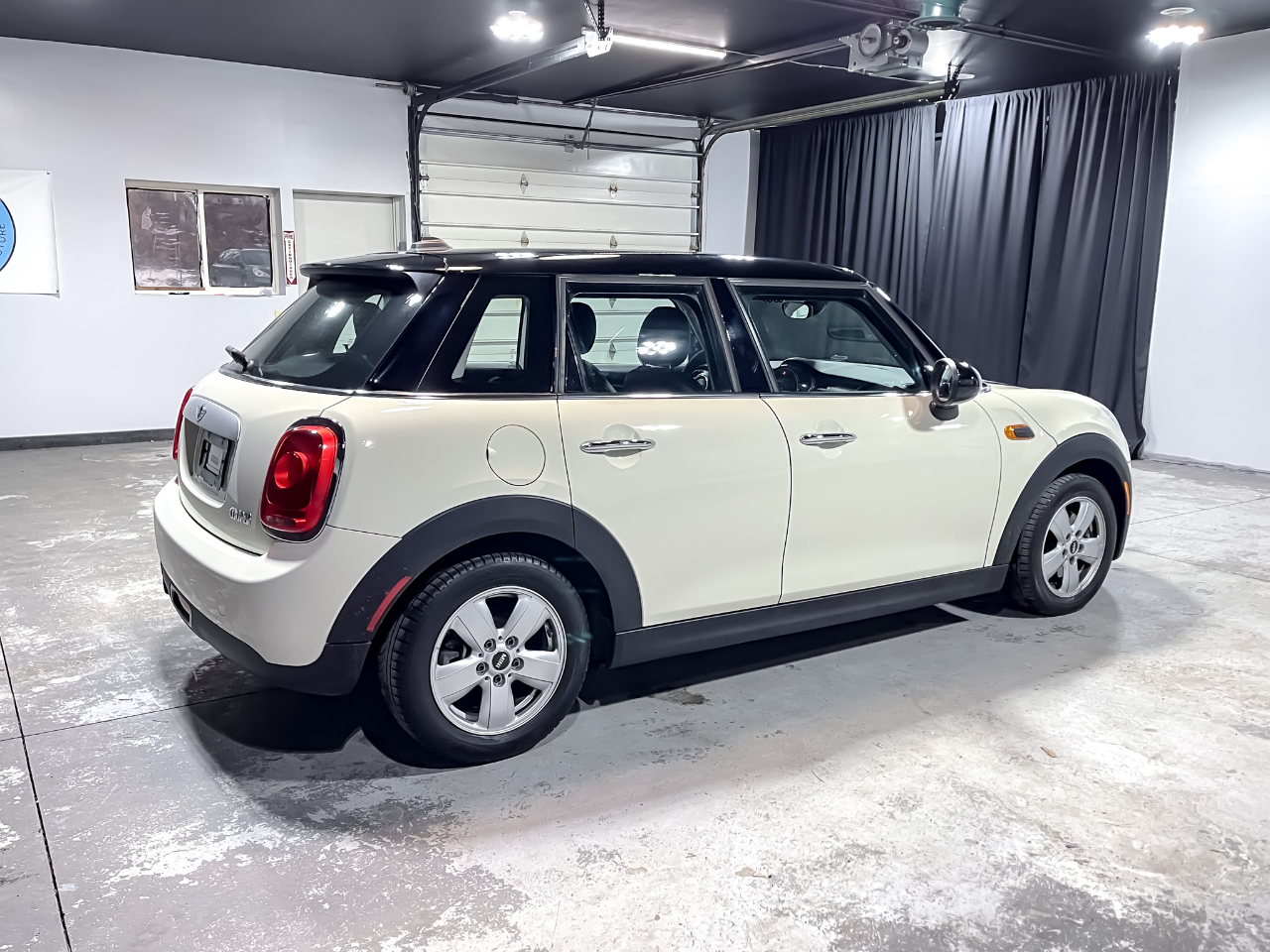 MINI Cooper Hardtop 4 Door 4dr HB 2015