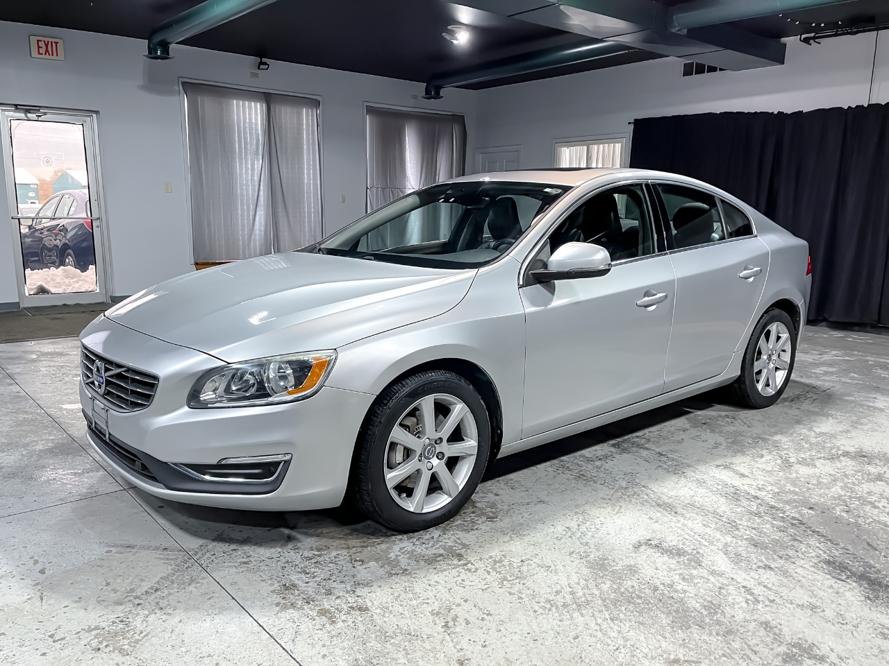 Volvo S60 4dr Sdn T5 Premier AWD 2016
