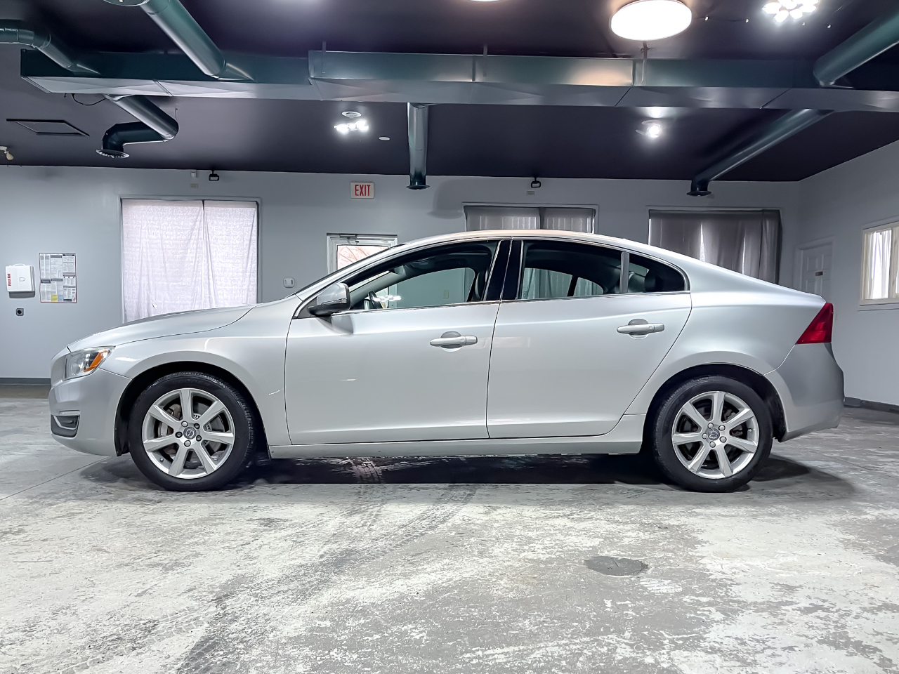 Volvo S60 4dr Sdn T5 Premier AWD 2016