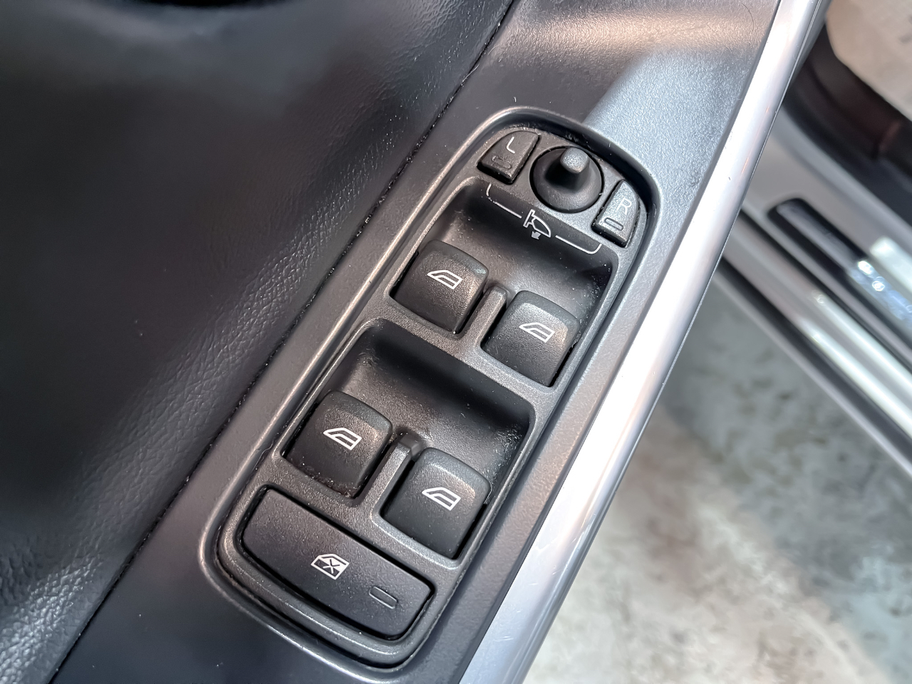 Volvo S60 4dr Sdn T5 Premier AWD 2016