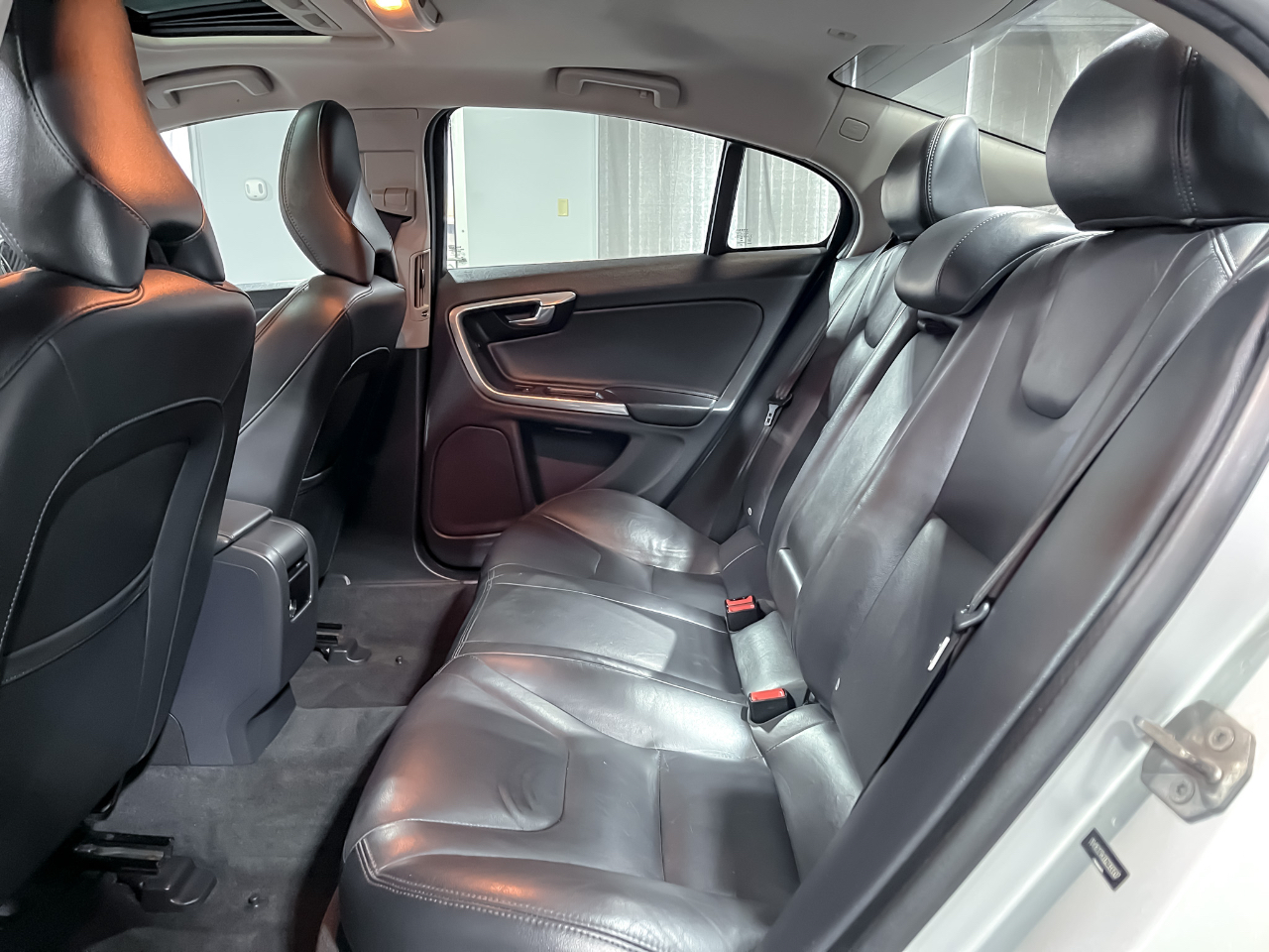 Volvo S60 4dr Sdn T5 Premier AWD 2016