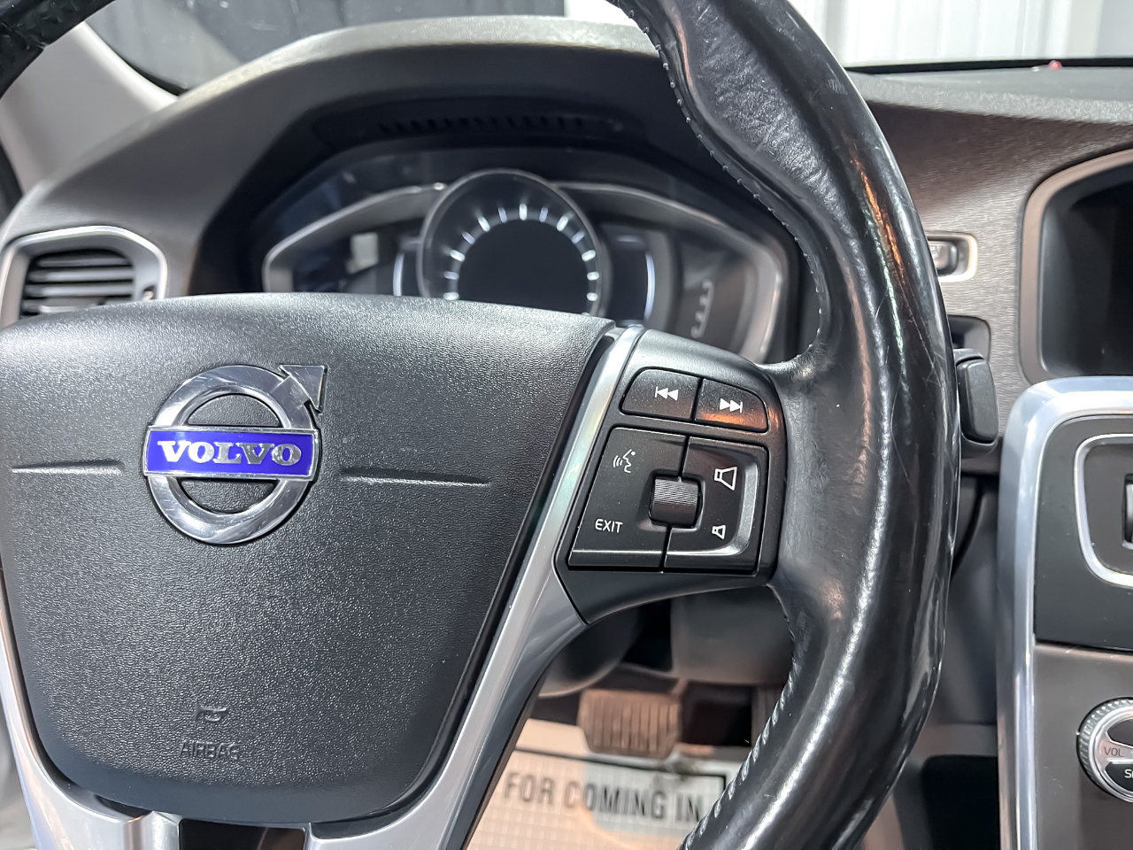 Volvo S60 4dr Sdn T5 Premier AWD 2016