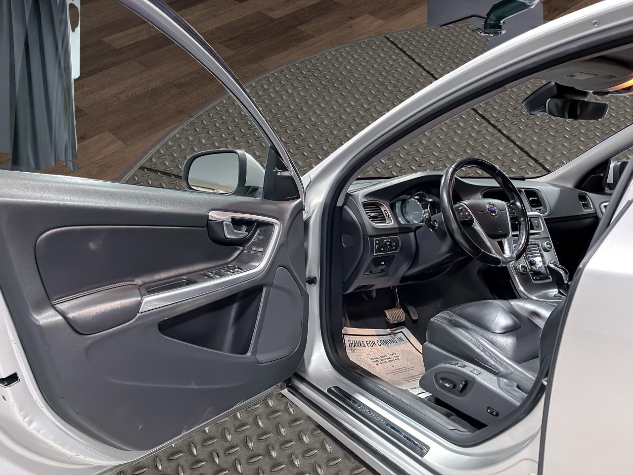 Volvo S60 4dr Sdn T5 Premier AWD 2016