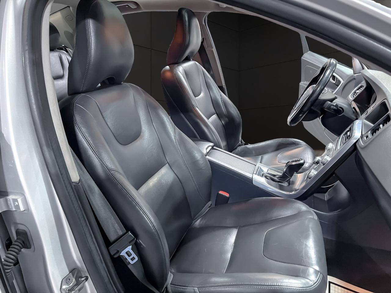 Volvo S60 4dr Sdn T5 Premier AWD 2016