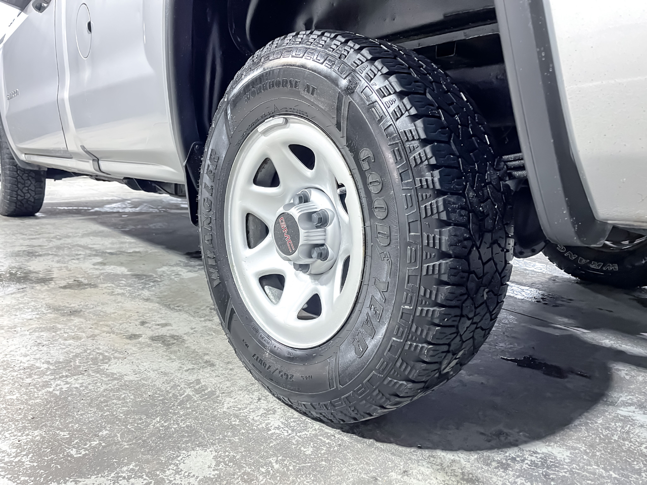 GMC Sierra 1500 4WD Reg Cab 133.0" 2017