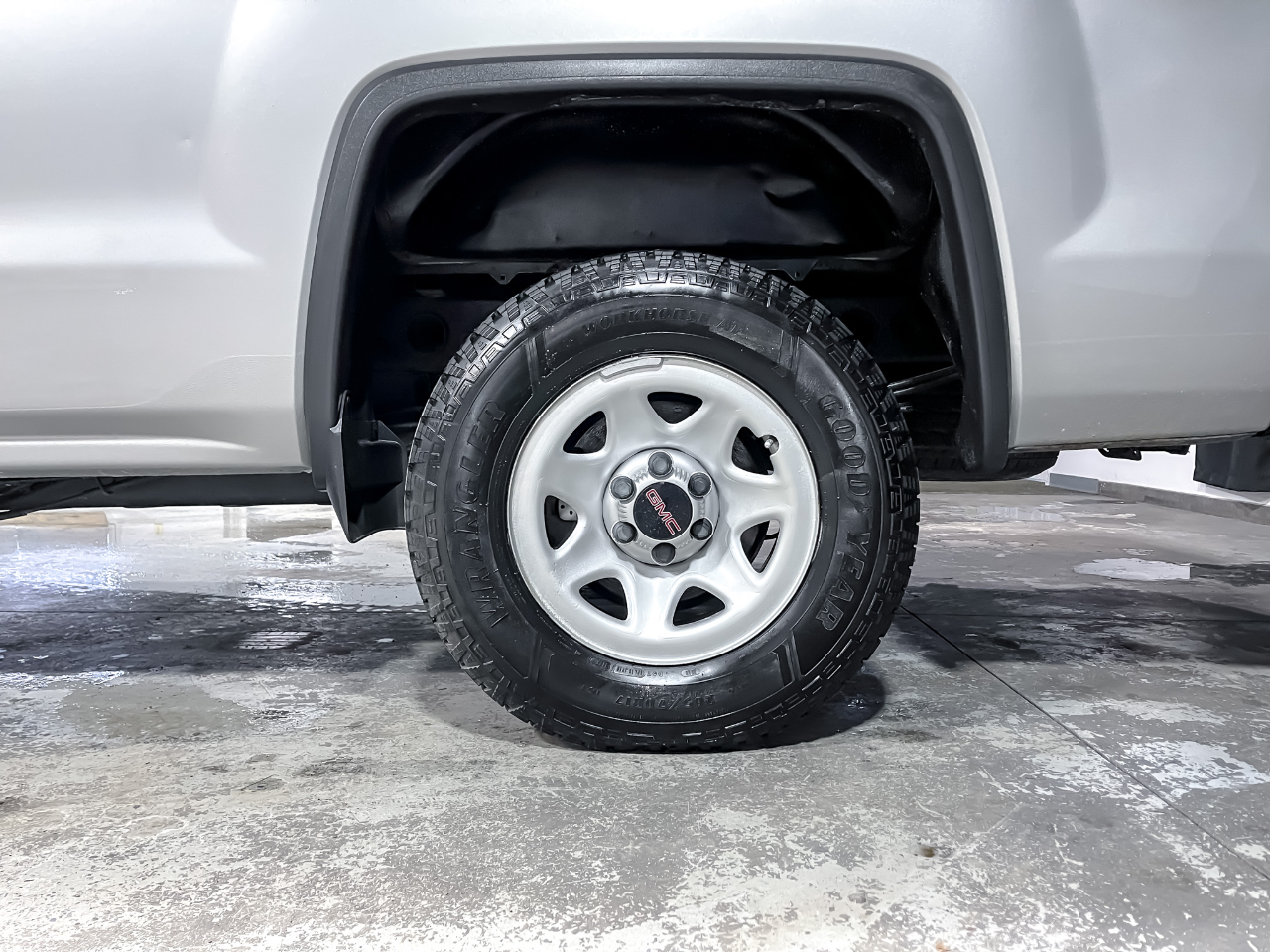 GMC Sierra 1500 4WD Reg Cab 133.0" 2017