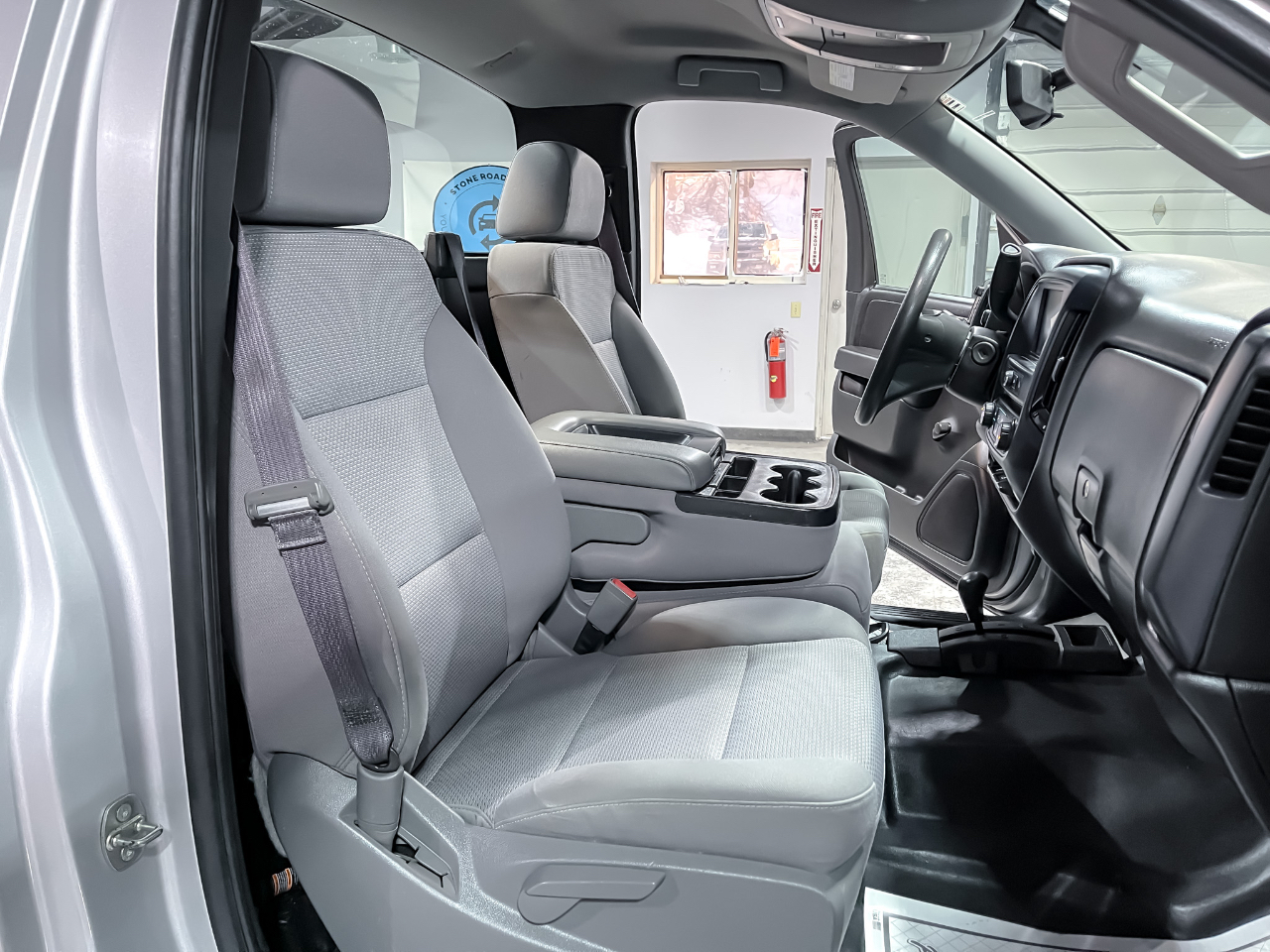 GMC Sierra 1500 4WD Reg Cab 133.0" 2017