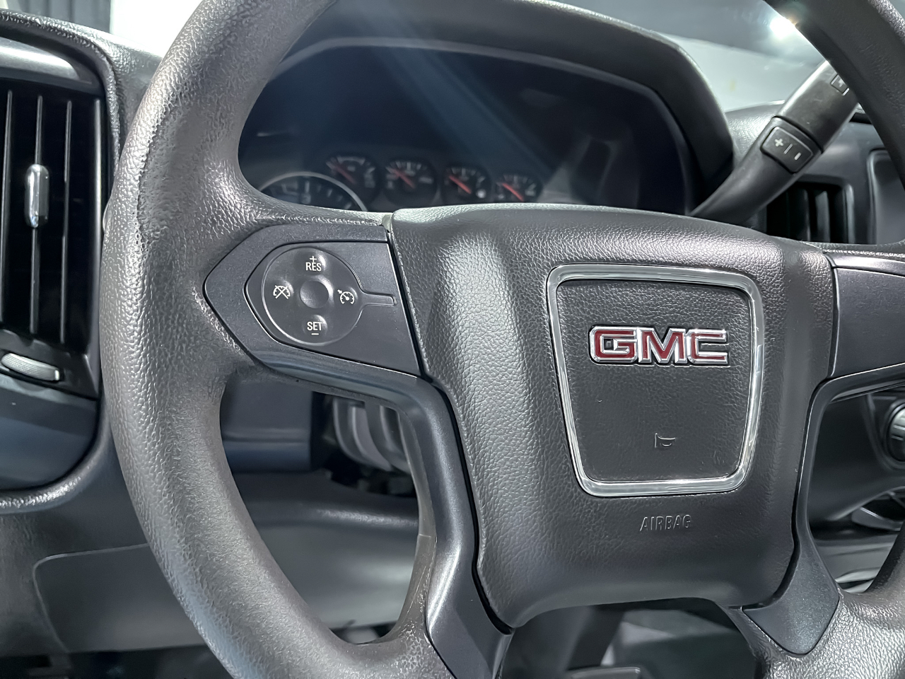 GMC Sierra 1500 4WD Reg Cab 133.0" 2017