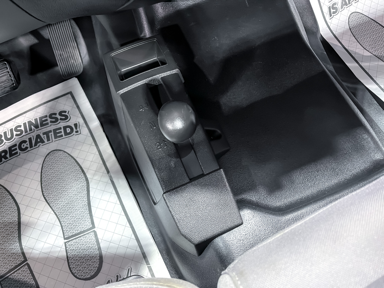 GMC Sierra 1500 4WD Reg Cab 133.0" 2017