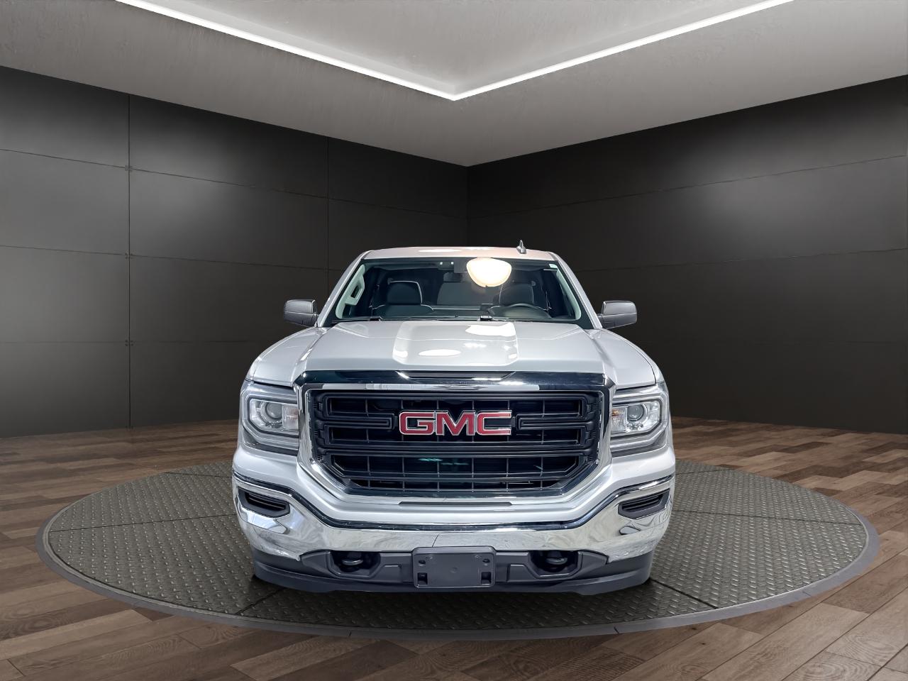 GMC Sierra 1500 4WD Reg Cab 133.0" 2017