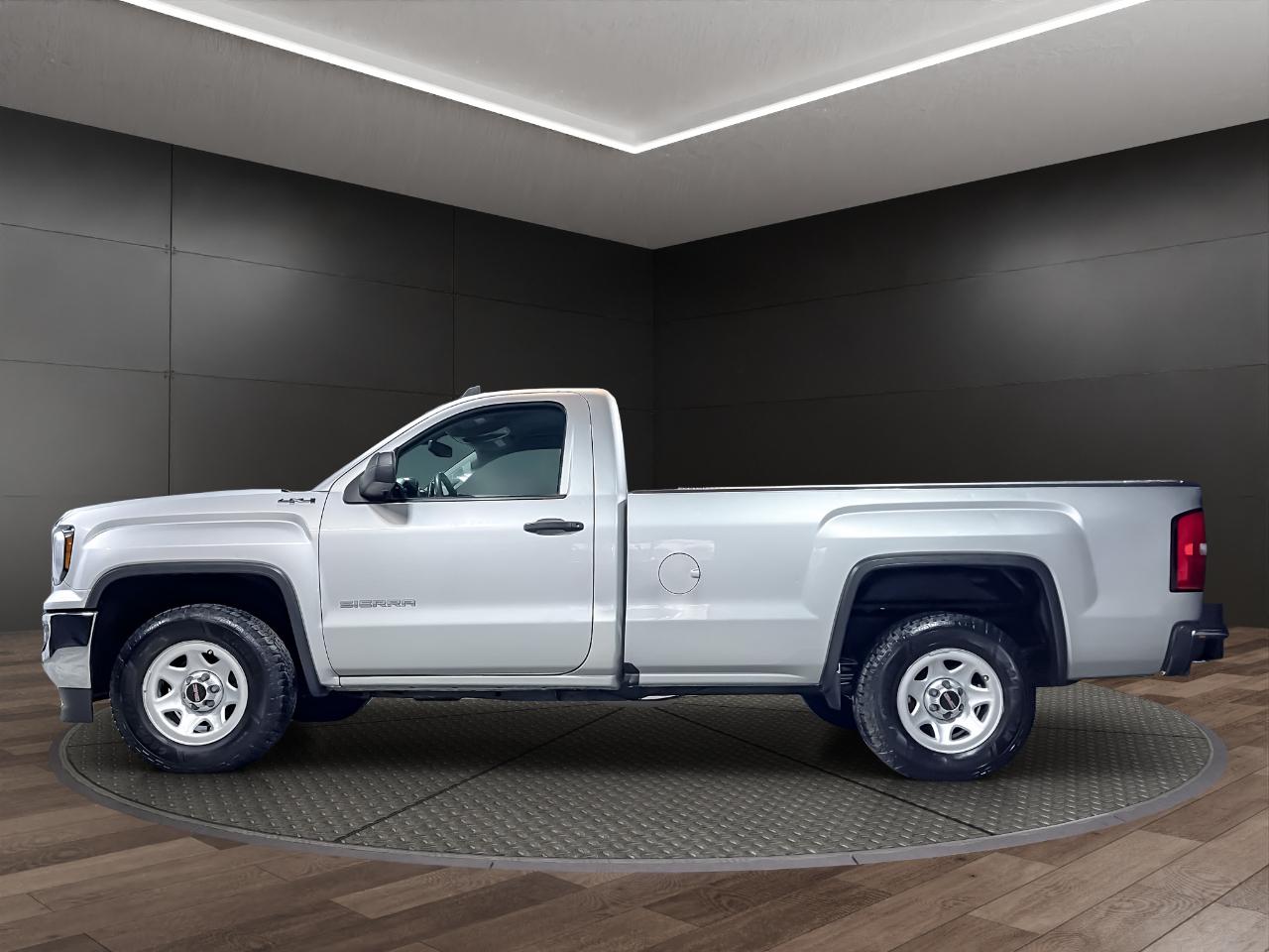 GMC Sierra 1500 4WD Reg Cab 133.0" 2017