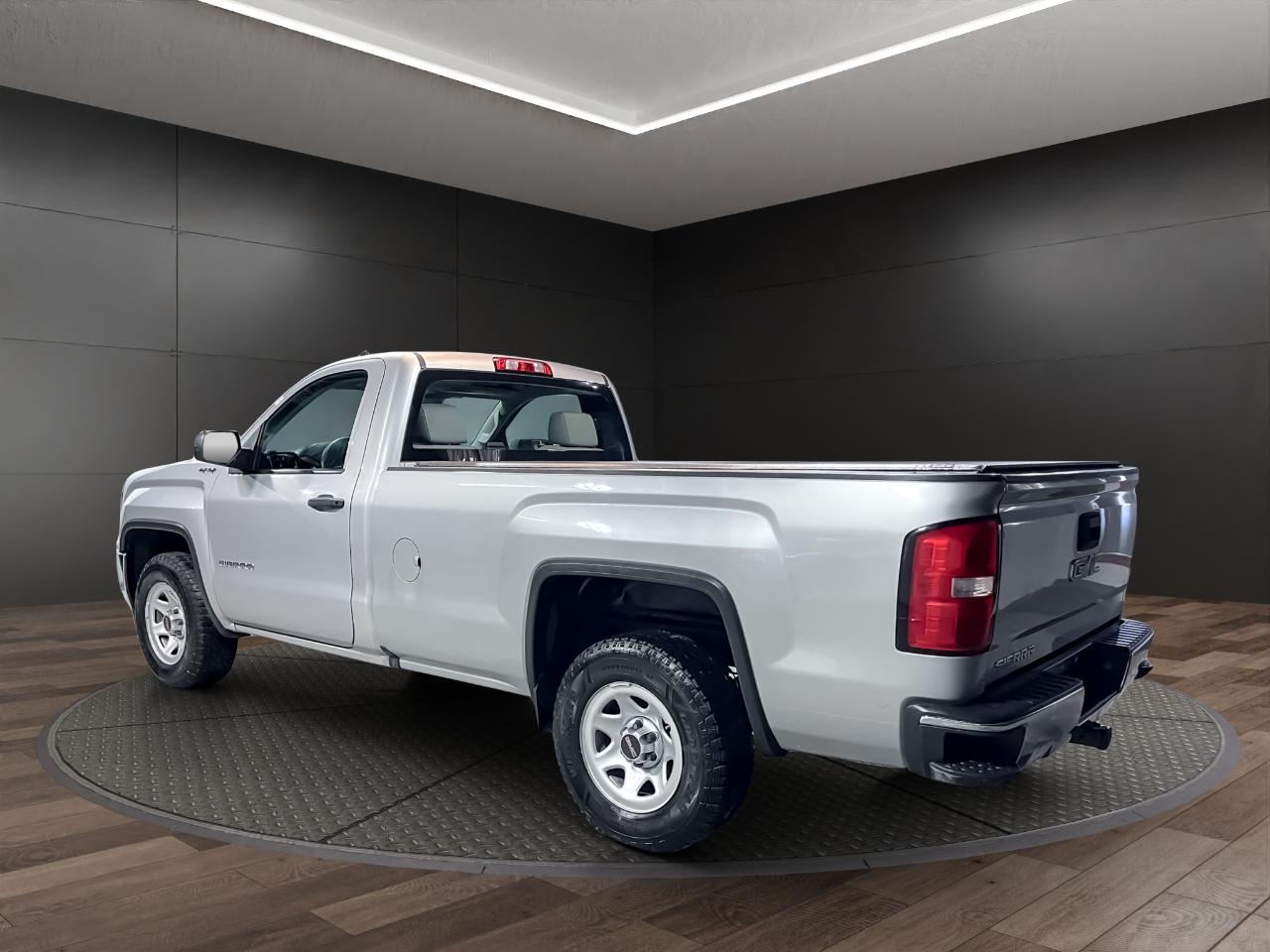 GMC Sierra 1500 4WD Reg Cab 133.0" 2017