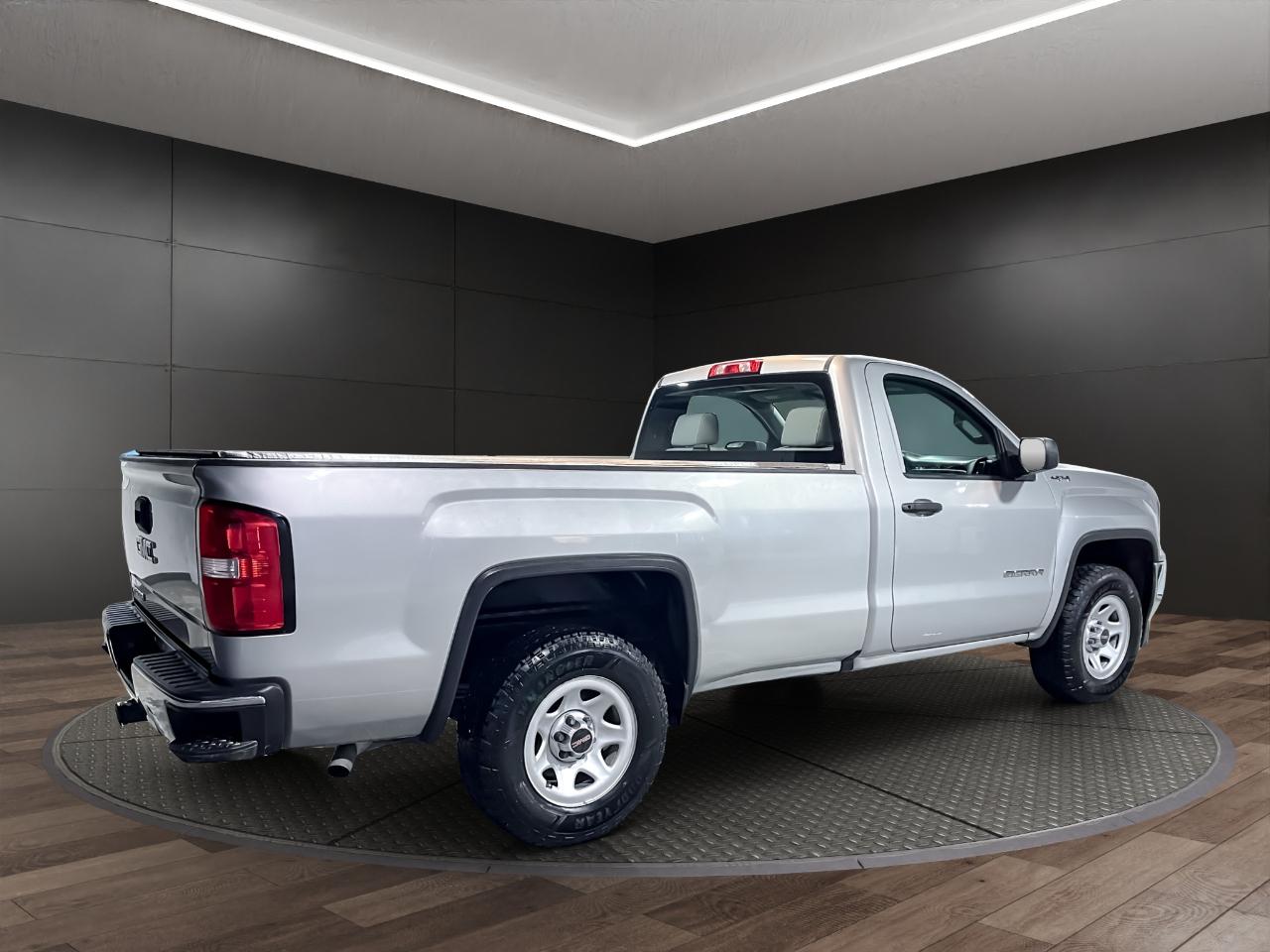 GMC Sierra 1500 4WD Reg Cab 133.0" 2017