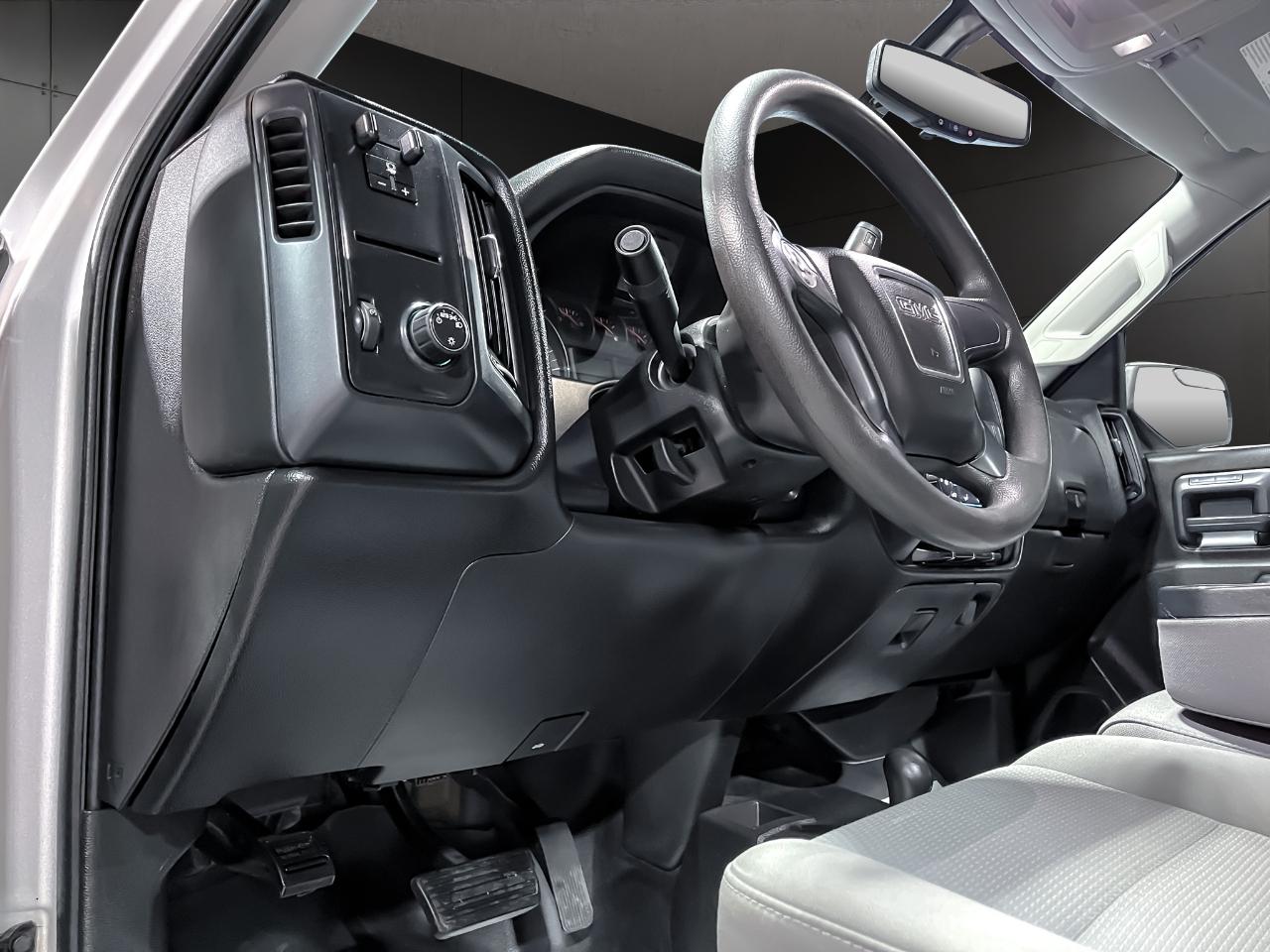 GMC Sierra 1500 4WD Reg Cab 133.0" 2017