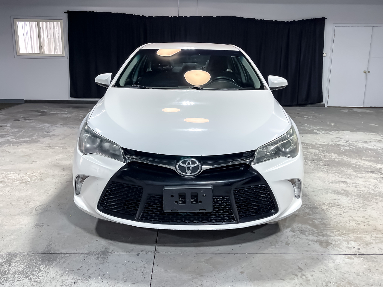 Toyota Camry 4dr Sdn I4 Auto XLE (Natl) 2015