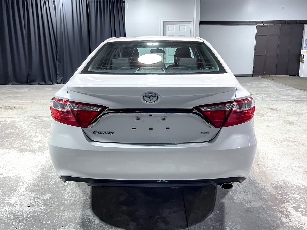 Toyota Camry 4dr Sdn I4 Auto XLE (Natl) 2015