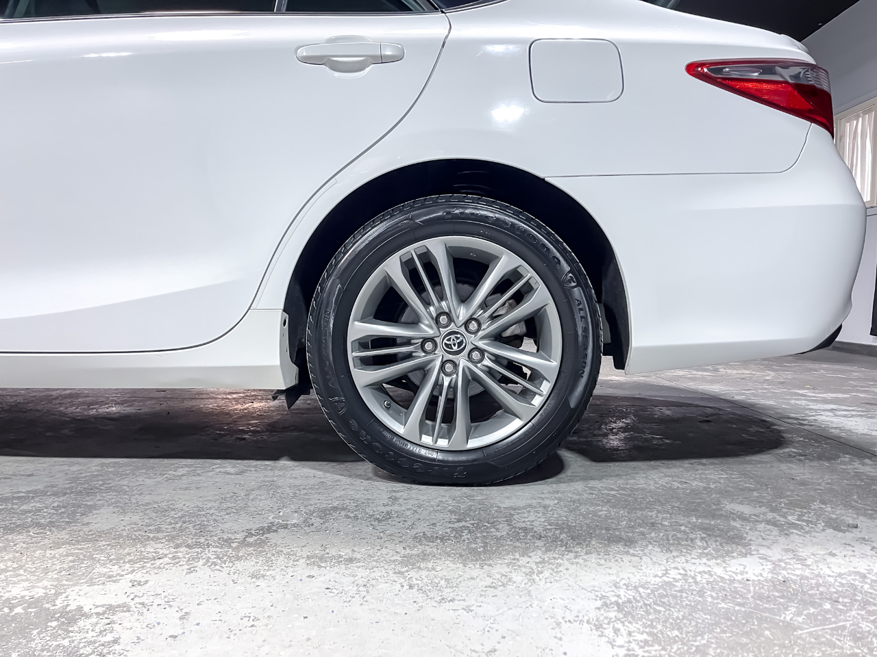 Toyota Camry 4dr Sdn I4 Auto XLE (Natl) 2015