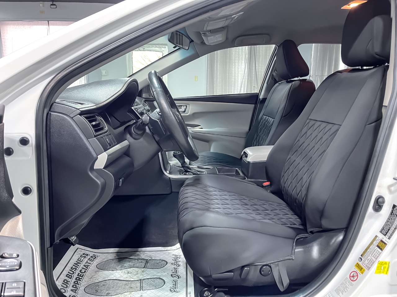 Toyota Camry 4dr Sdn I4 Auto XLE (Natl) 2015