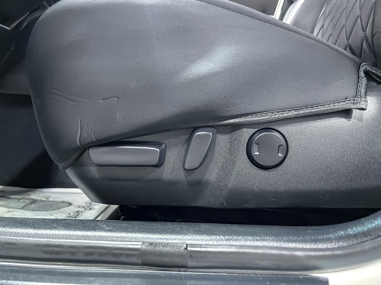 Toyota Camry 4dr Sdn I4 Auto XLE (Natl) 2015