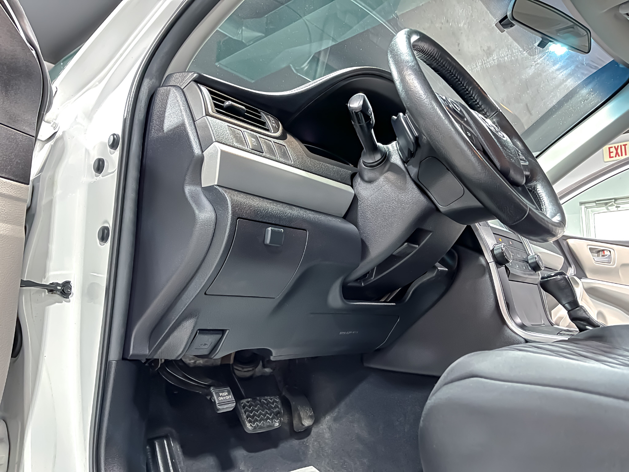 Toyota Camry 4dr Sdn I4 Auto XLE (Natl) 2015