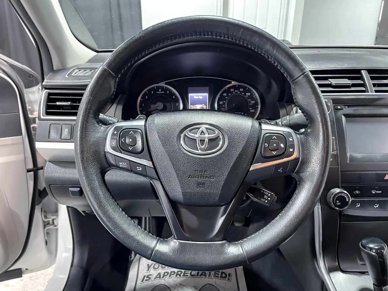Toyota Camry 4dr Sdn I4 Auto XLE (Natl) 2015