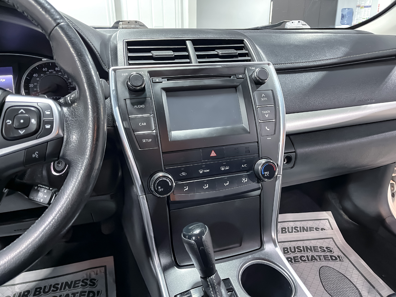 Toyota Camry 4dr Sdn I4 Auto XLE (Natl) 2015